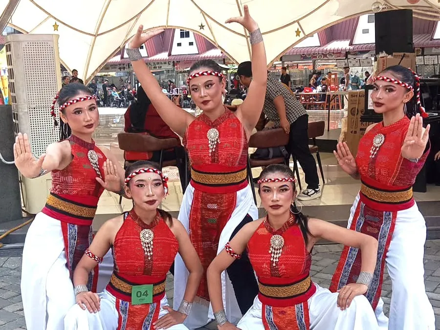 Mahasiswa UDI Tampilkan Pesona Budaya Nusantara pada Ajang Gebyar KORMISU Road to FORPROVSU 2026