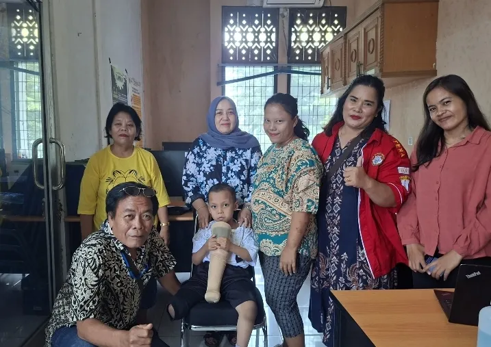 Srikandi Pena Nusantara Bersatu Apresiasi Respons Cepat Pemko Medan Berikan Kaki Palsu Untuk Anak 7 Tahun