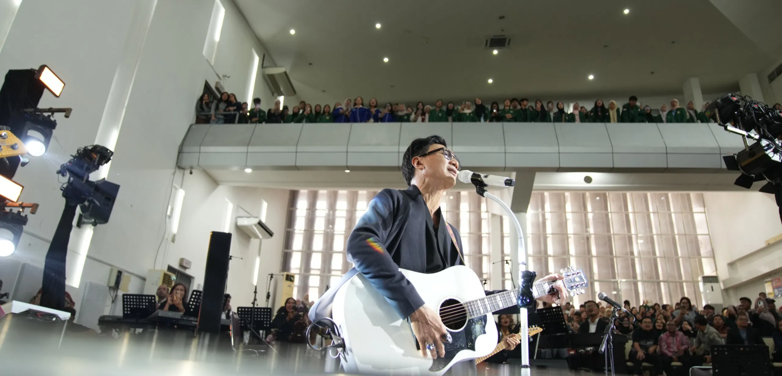 Anji Meriahkan Dies Natalis Ke-74 USU, Bawakan Lagu "Menunggu Kamu Dan Dia"