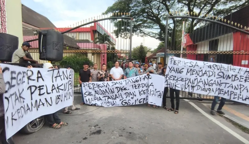 KMMB Sumut Gelar Aksi, Desak Polda Usut Dugaan Penyerangan terhadap Mimi Herlina