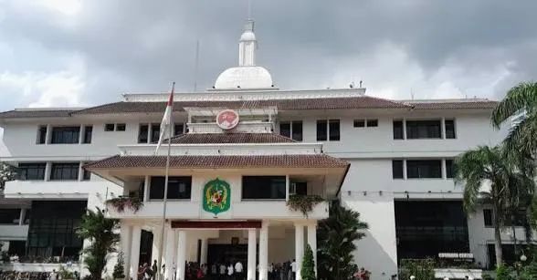 Camat Medan Timur Dan Lurah Aur Dicopot Dari Jabatan, Dihukum Disiplin Berat