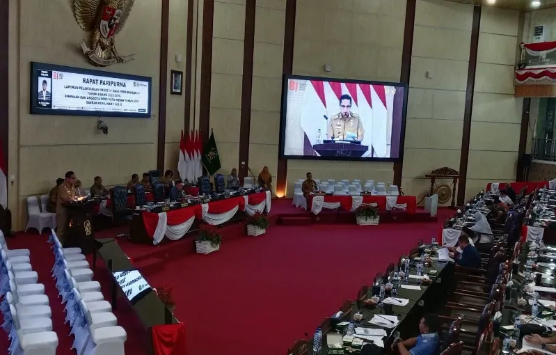 Rapat Paripurna Laporan Reses, Rico Waas Tegur Kadis DLH dan Dinsos