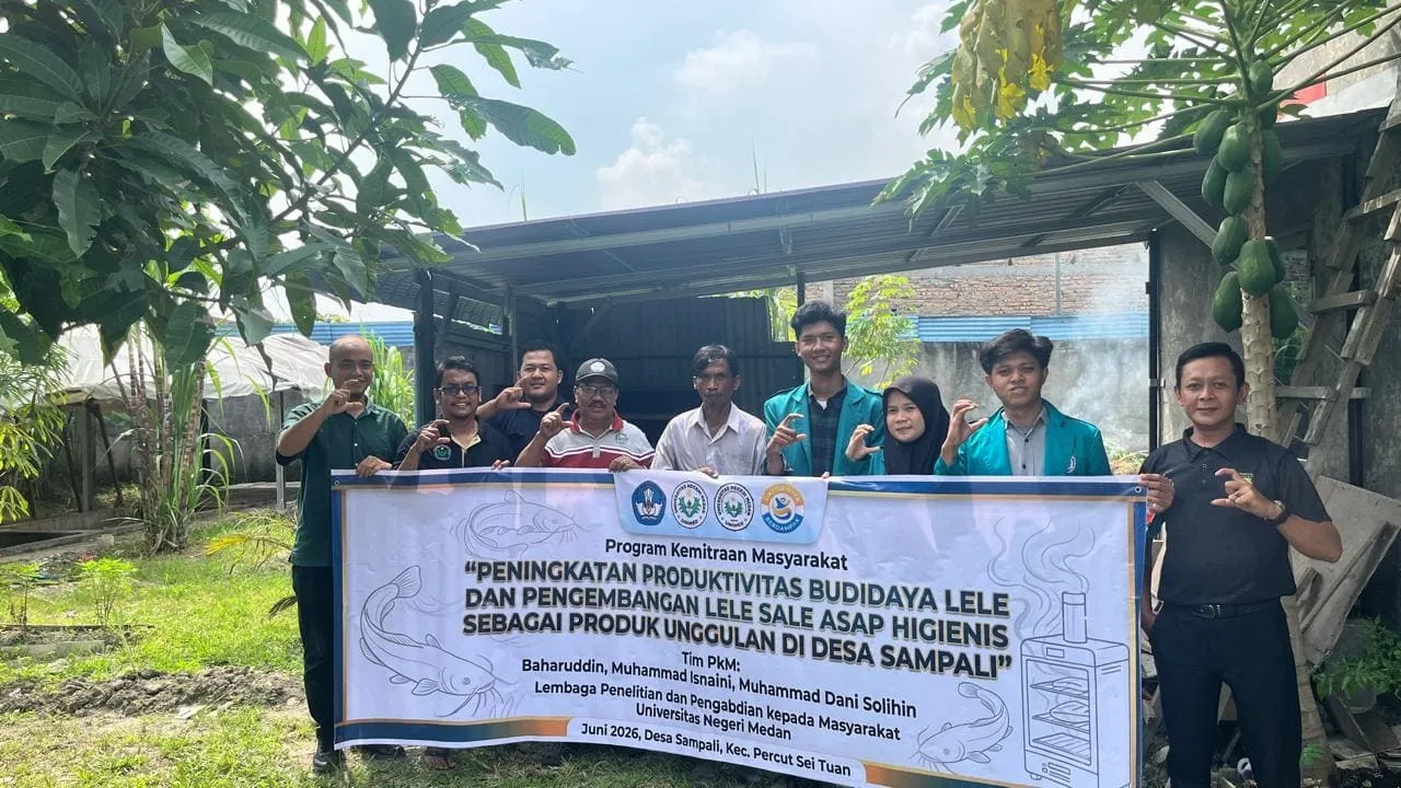 Unimed Tingkatkan Produktivitas Budidaya Lele dan Kembangkan Produk Lele Sale Asap di Desa Sampali