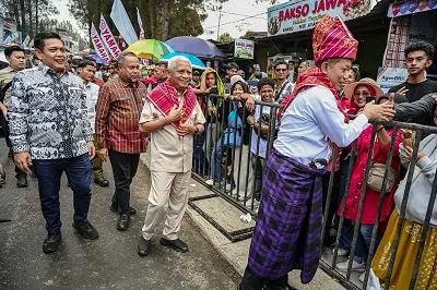 Wagub Sumut: Festival Bunga dan Buah Jadi Media Promosi Pertanian, Budaya, dan Pariwisata Karo