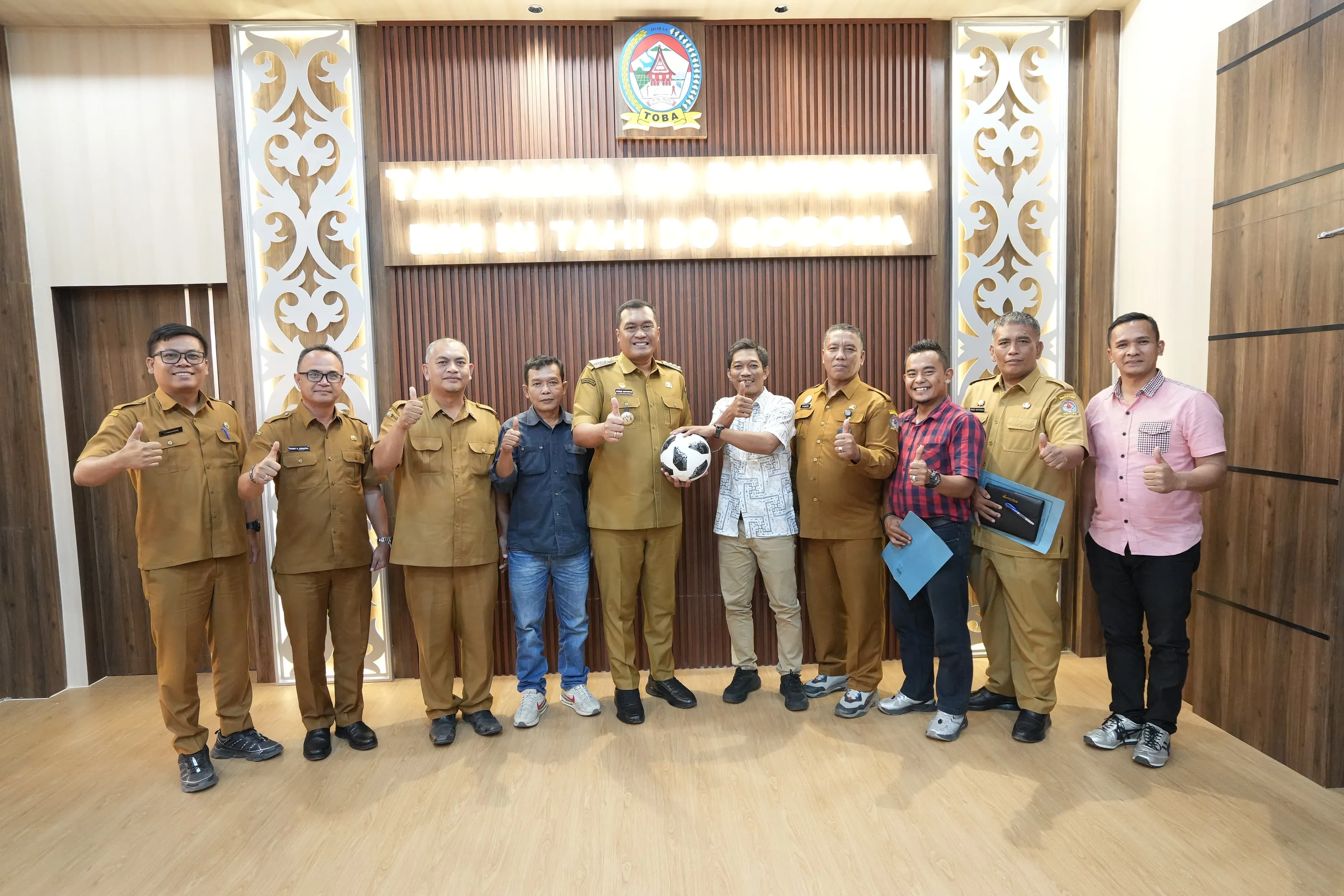 Bupati Toba Sambut Hangat Pengurus PSSI, Tegaskan Dukungan terhadap Kemajuan Sepak Bola