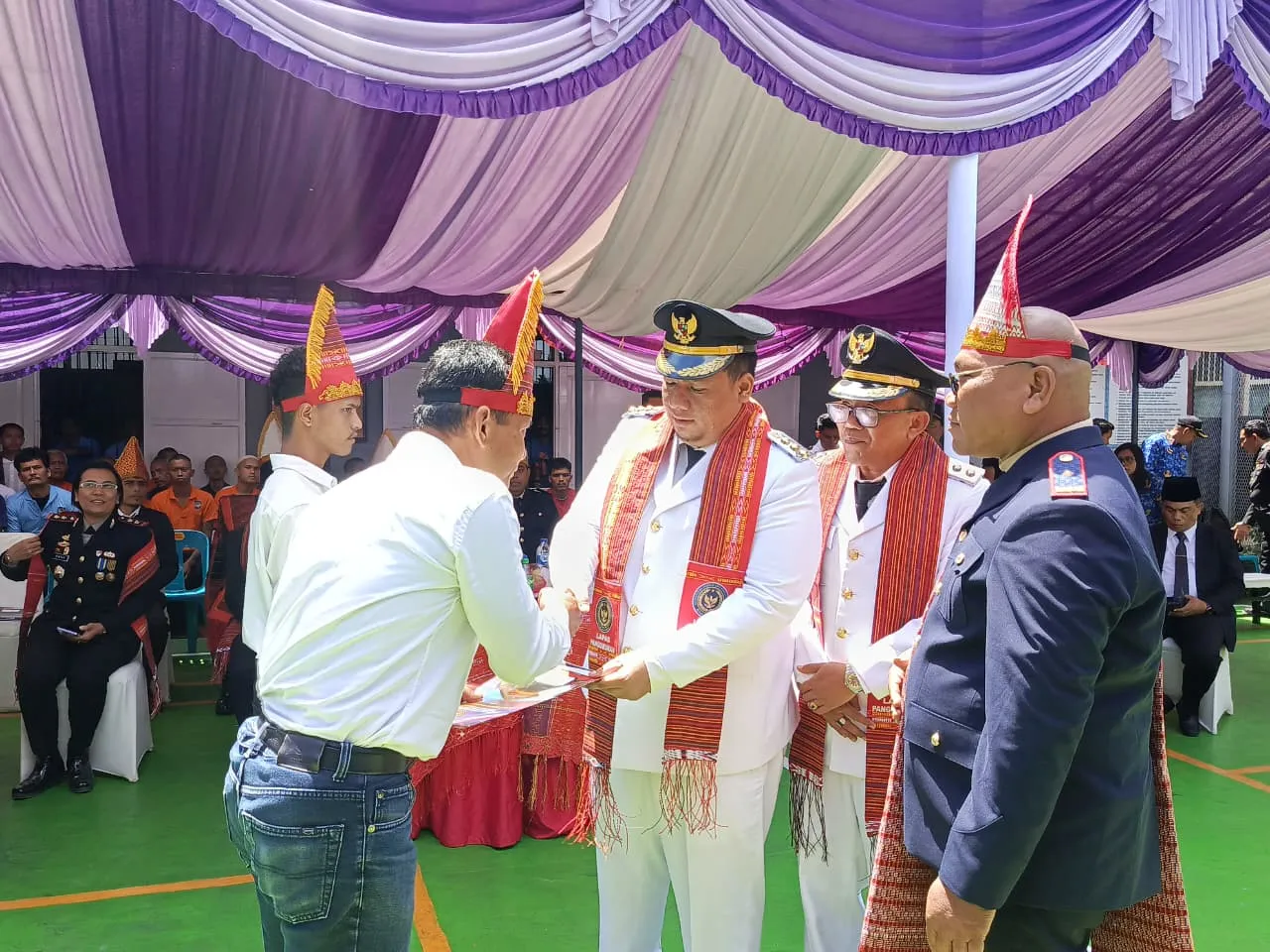 Bupati Samosir Serahkan Remisi kepada 86 Warga Binaan Lapas Pangururan
