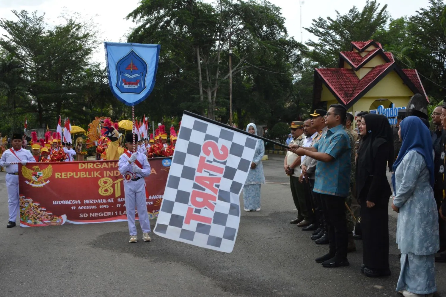 Semarak HUT RI, Wali Kota Langsa Lepas Peserta Pawai Alegoris