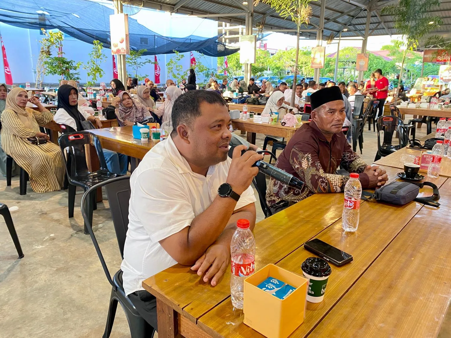 Kadiskopukmdag Aceh Besar Apresiasi Budidaya Madu di Jantho