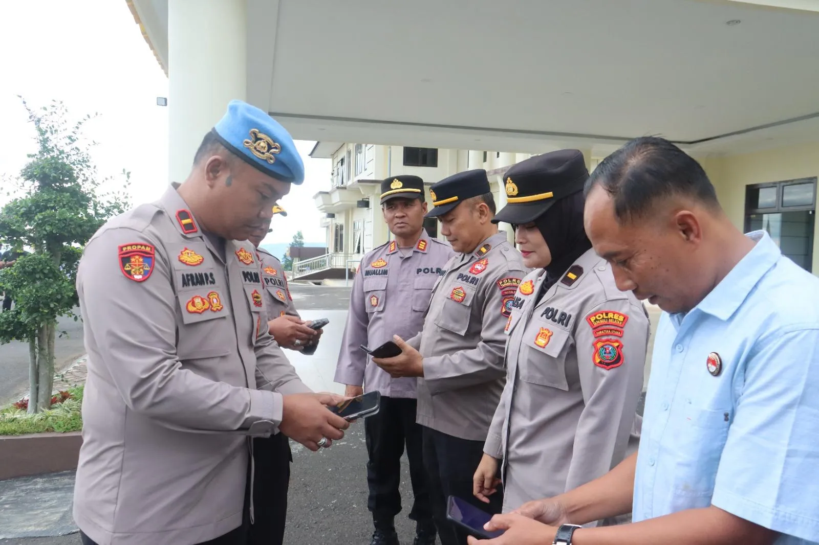 Propam Polres Tapsel Razia Judol dan Pinjol Anggota