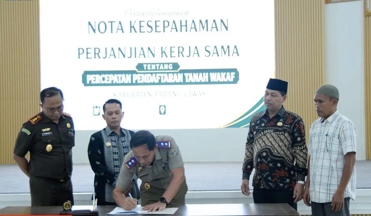Pemkab Padanglawas dan Kejari Teken MoU Percepatan Sertifikasi Tanah Wakaf