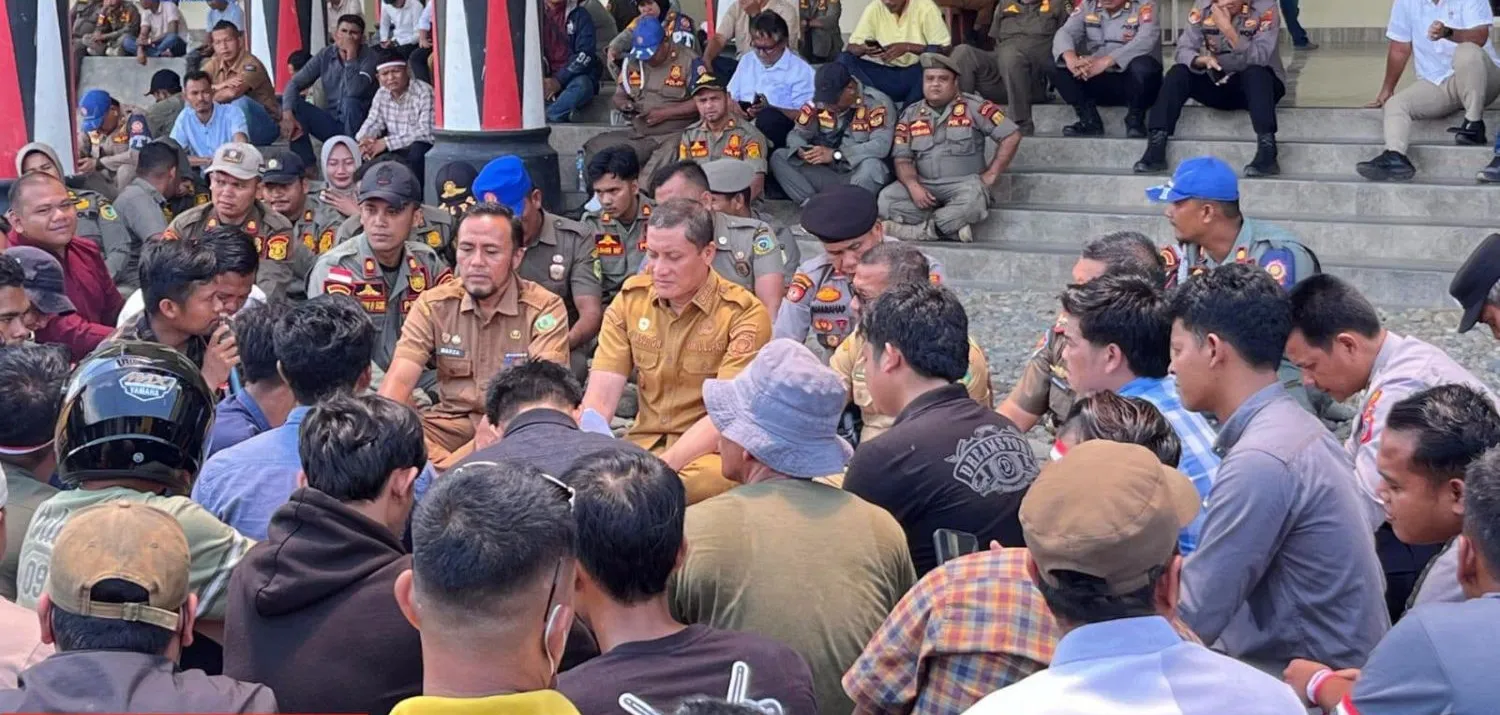 Tuntut Hak Dikembalikan, Gerakan Masyarakat Dalihan Natolu Padanglawas Datangi Kantor Bupati
