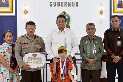 Gubsu Berikan Hadiah Bea Siswa dan Biaya Bimbingan Belajar Kepada Peraih Emas Olimpiade Matematika Internasional