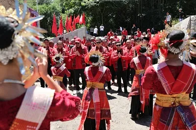 Hasto Kristiyanto Ziarah Ke Pusuk Buhit, Tekankan Pelestarian Budaya dan Danau Toba