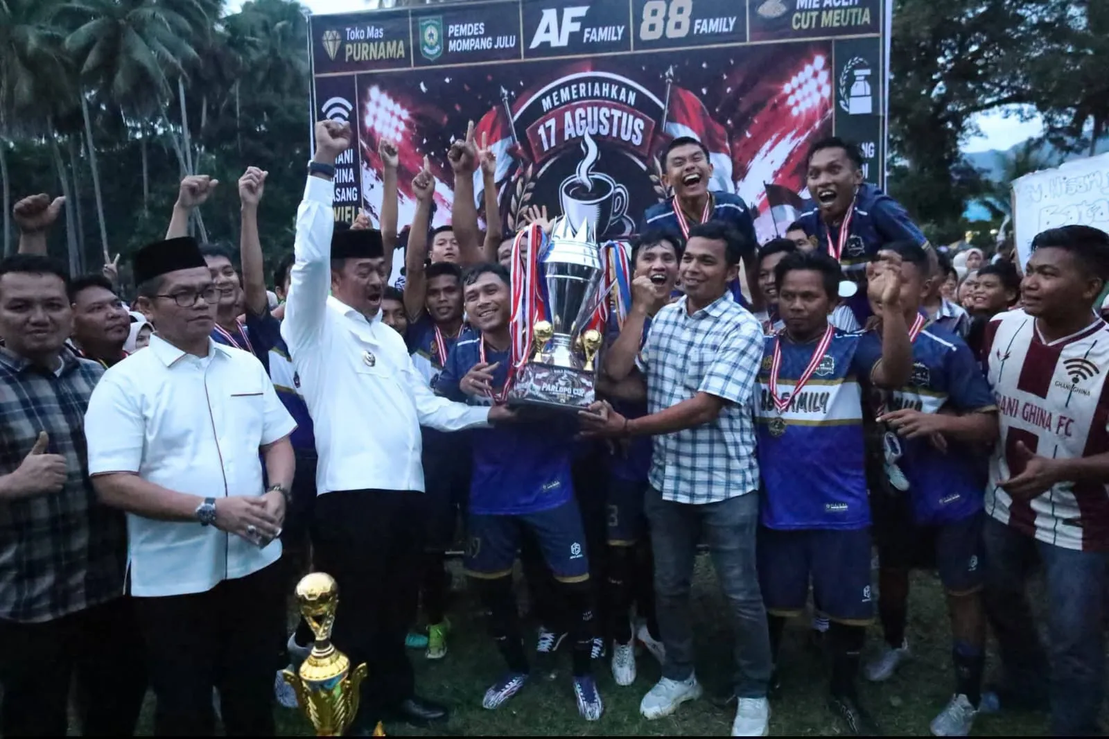 Parsenaker Juara Parlopo Cup Mompang Julu 2026