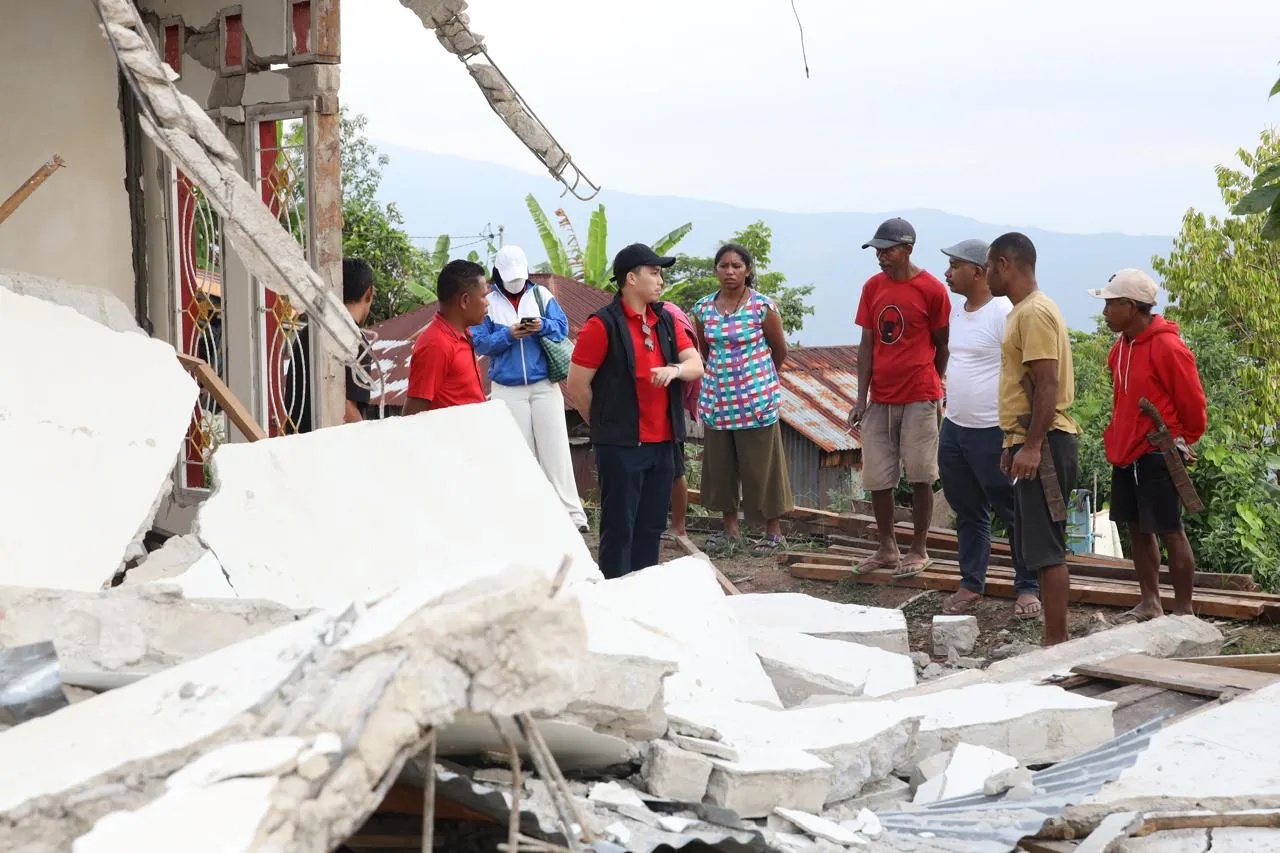 Anggota DPR Dapil NTT Stevano Salurkan Bantuan Bagi Warga Terdampak Bencana Gempa