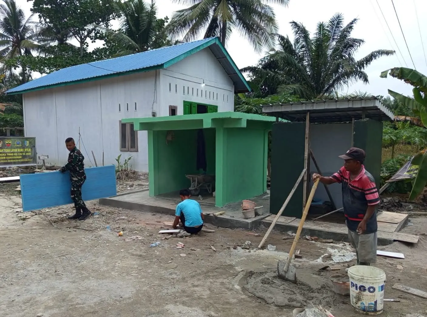 Demi Air Bersih Bagi Warga Pesisir, Satgas TMMD Ke-129 Kodim 0208/Asahan Rela Korbankan Hari Libur