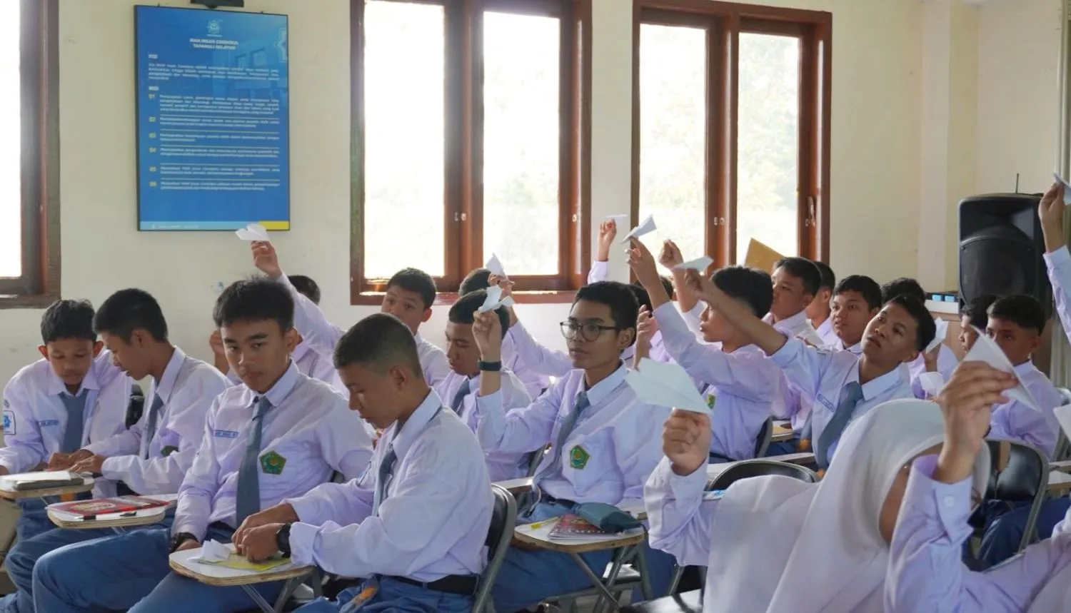 MAN IC Tapsel Gandeng UIN Syahada Perkuat Kemampuan Bahasa Inggris dan Bahasa Arab Siswa Lewat English Buzz