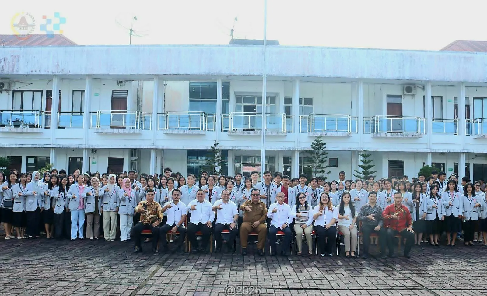 Wali Kota Sowa'a Laoli Berangkatkan 100 Mahasiswa Penerima Beasiswa