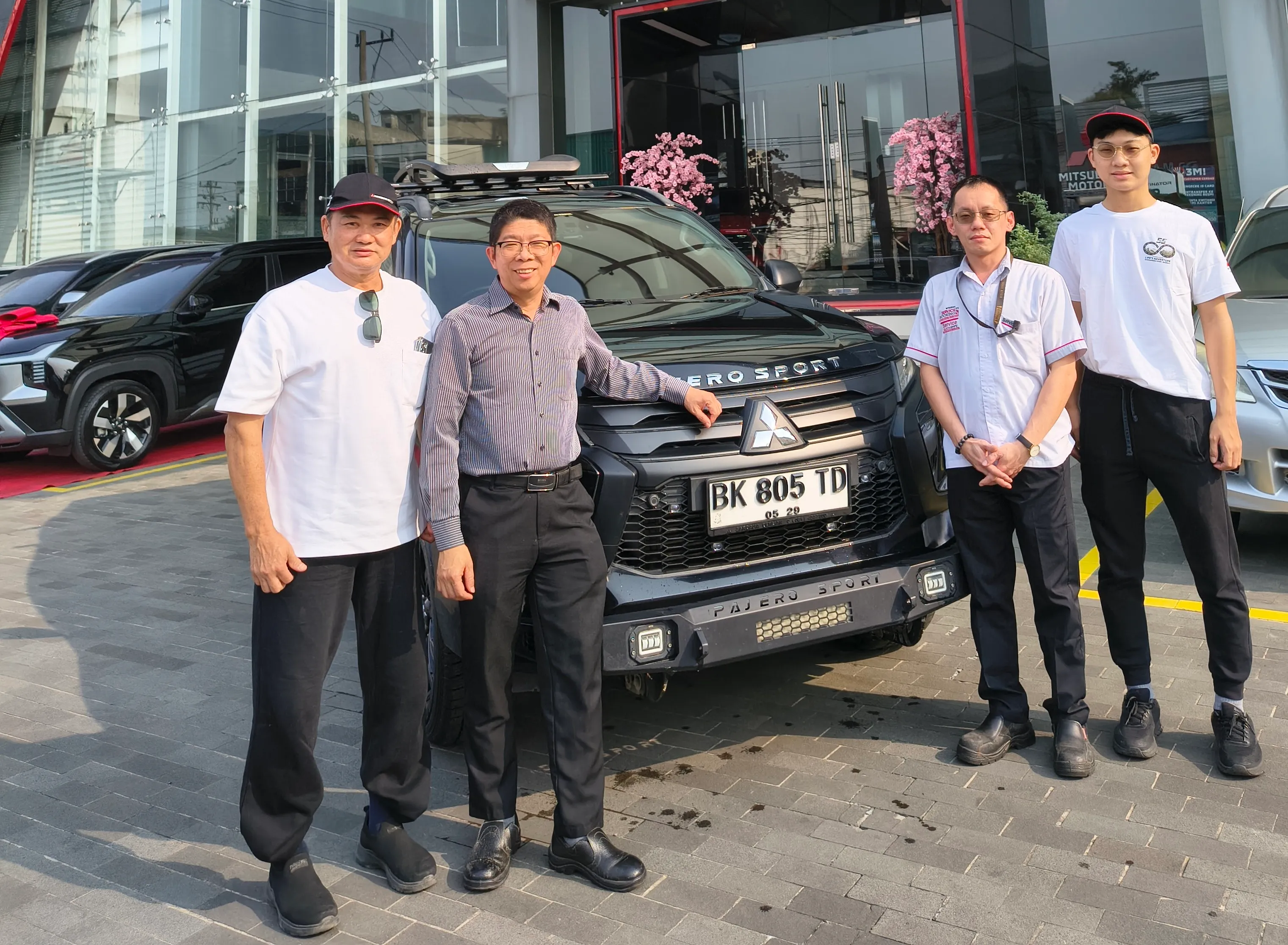 Aksi Anthony Limtan Taklukkan Medan Ekstrem Lintas Pulau dengan Pajero Sport Dakar