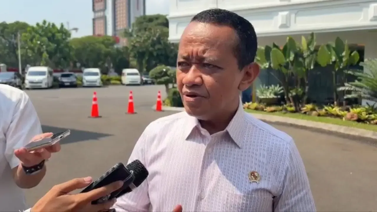 Minyak Dunia Tembus US$100, Bahlil Cari Jalan Keluar: Rusia Jadi Pilihan