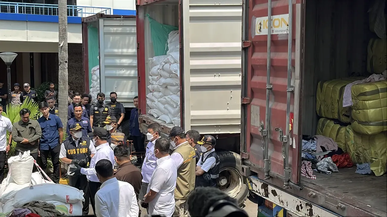 Bea Cukai Sita 436 Ton Garam Impor Ilegal