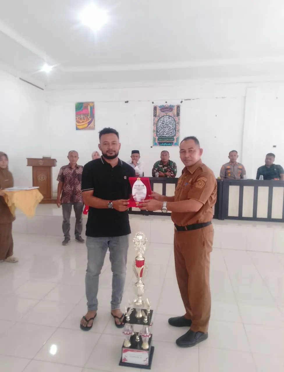 Keude Bayu Dinobatkan Desa Terbaik HUT ke-81 RI, Camat Muslim Araly Tekankan Semangat Kebersamaan