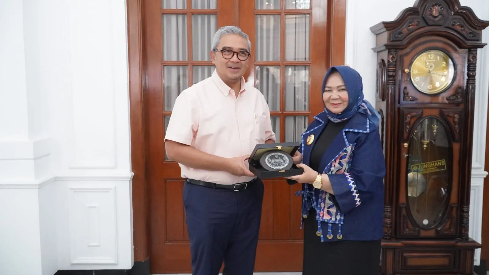 Plt Bupati Tiorita Bawa Langkat Studi Satu Data dan Geospasial ke Kota Bandung
