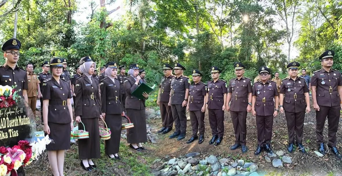 Kejaksaan Negeri Madina Ziarah di Taman Makam Pahlawan Kotanopan