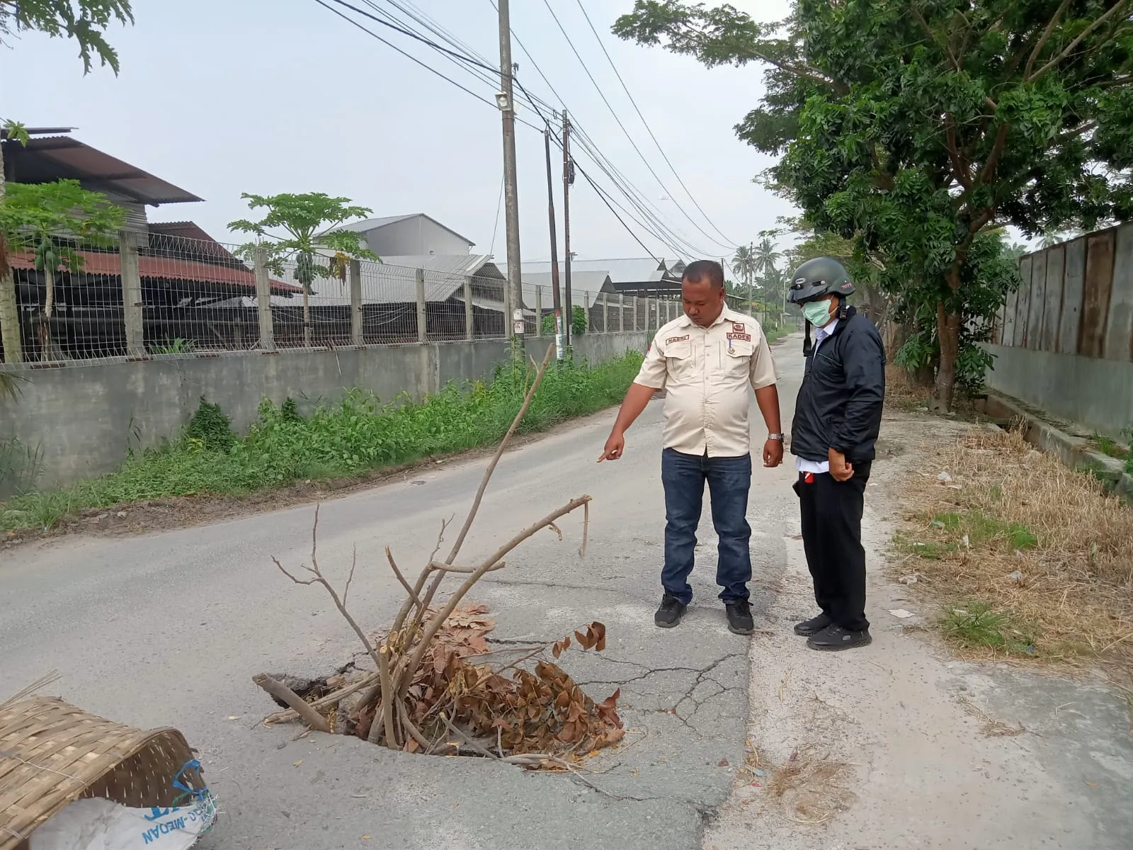 Jalan Rusak, Kades Paluh Sibaji Segera Kordinasi Dengan Dinas Terkait