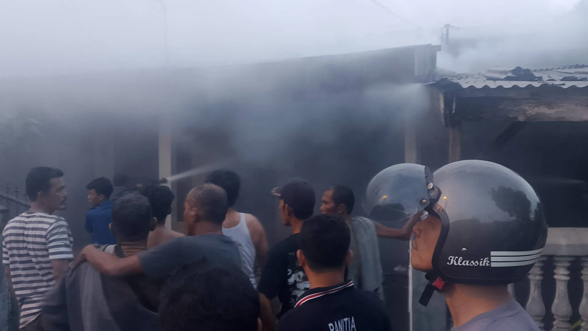 Dua Rumah Terbakar di Lubukpakam