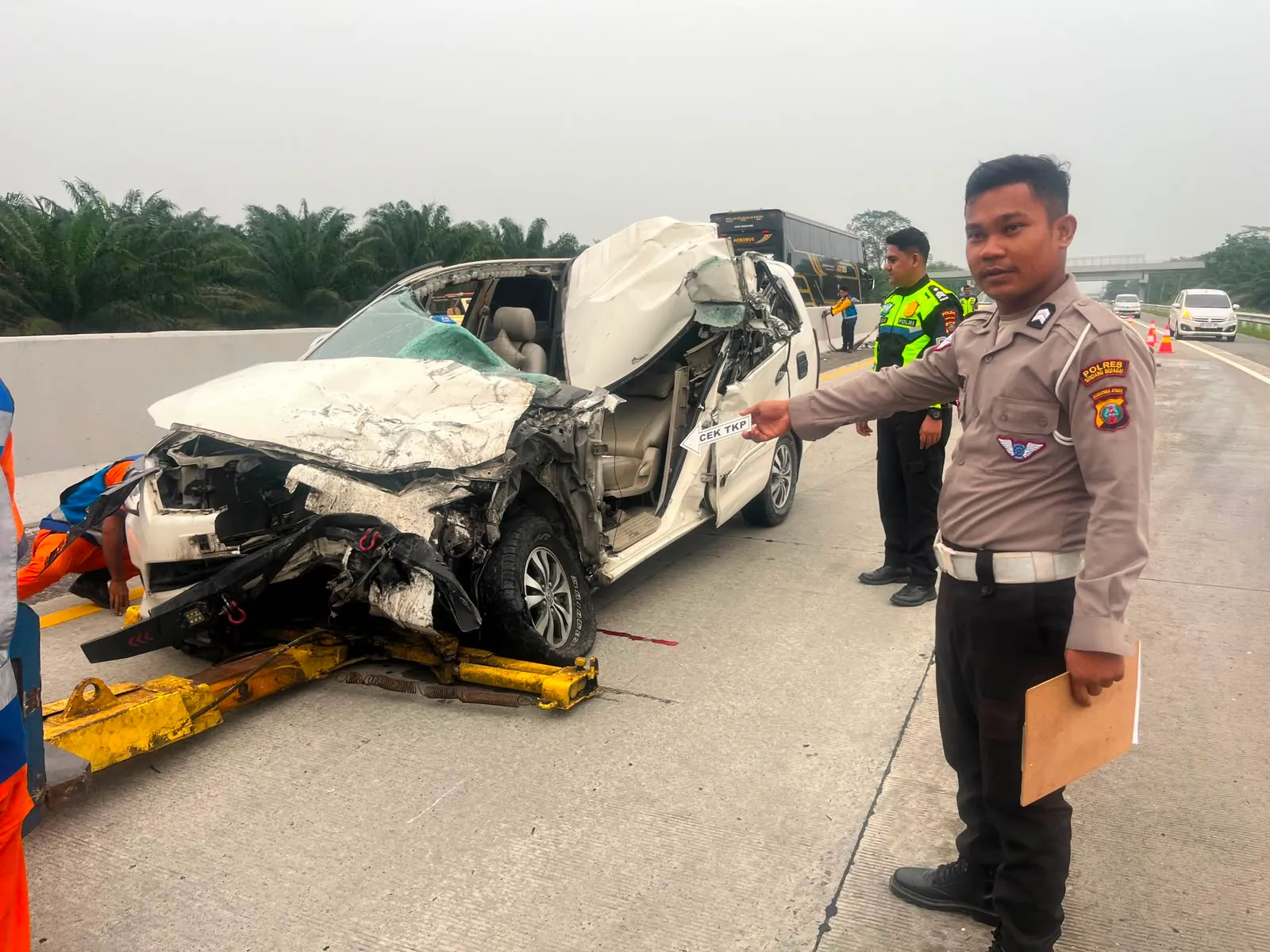 Tabrak Truk Tangki di Tol KM 66 Sergai, Penumpang Innova Meregang Nyawa di Perjalanan