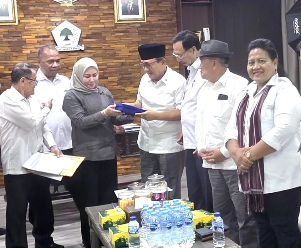 Kantor Jadi Rumah Rakyat, RE Nainggolan Apresiasi Pelayanan Ketua DPRD Sumut
