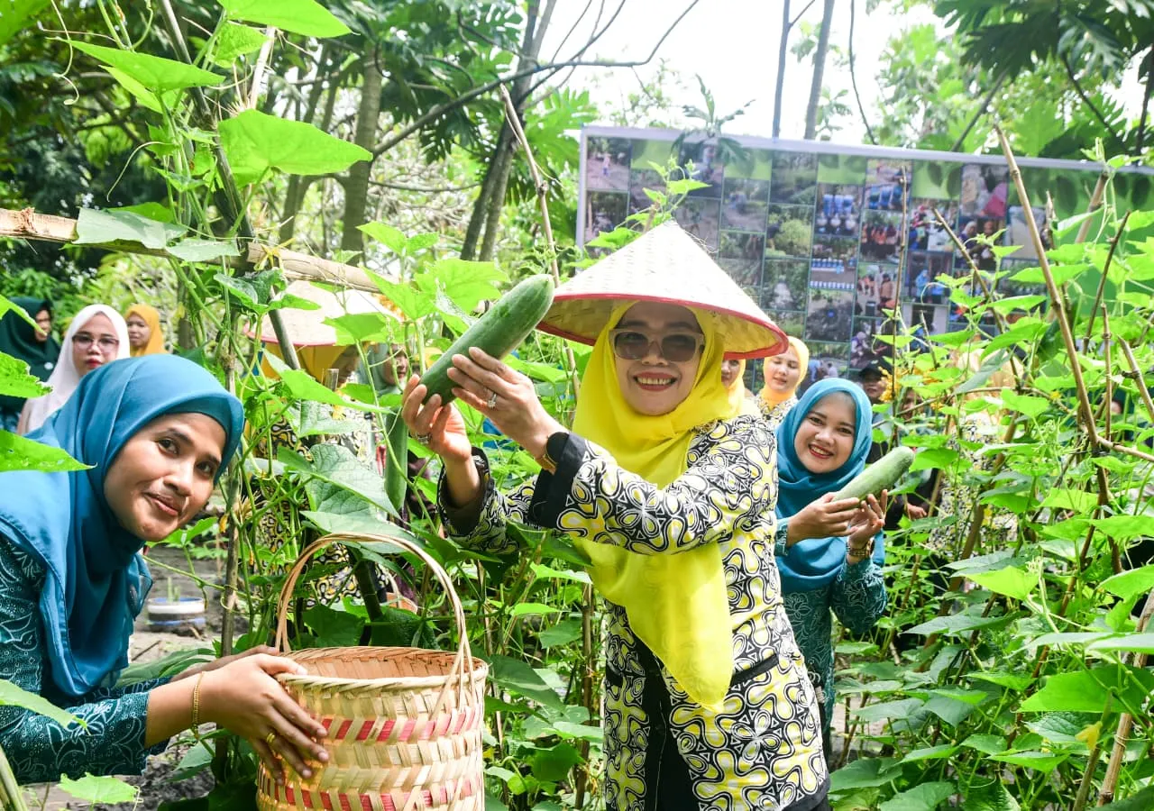 Dari Pekarangan hingga Pembinaan Remaja, Asniar Lom Lom Suwondo Dorong PKK Hadirkan Manfaat Nyata