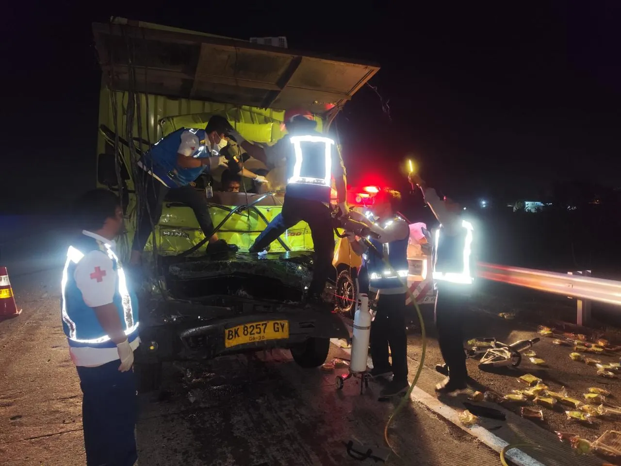 Truk Box Tabrak Tronton di Tol KM 54.700 Sergai, Tiga Orang Tewas