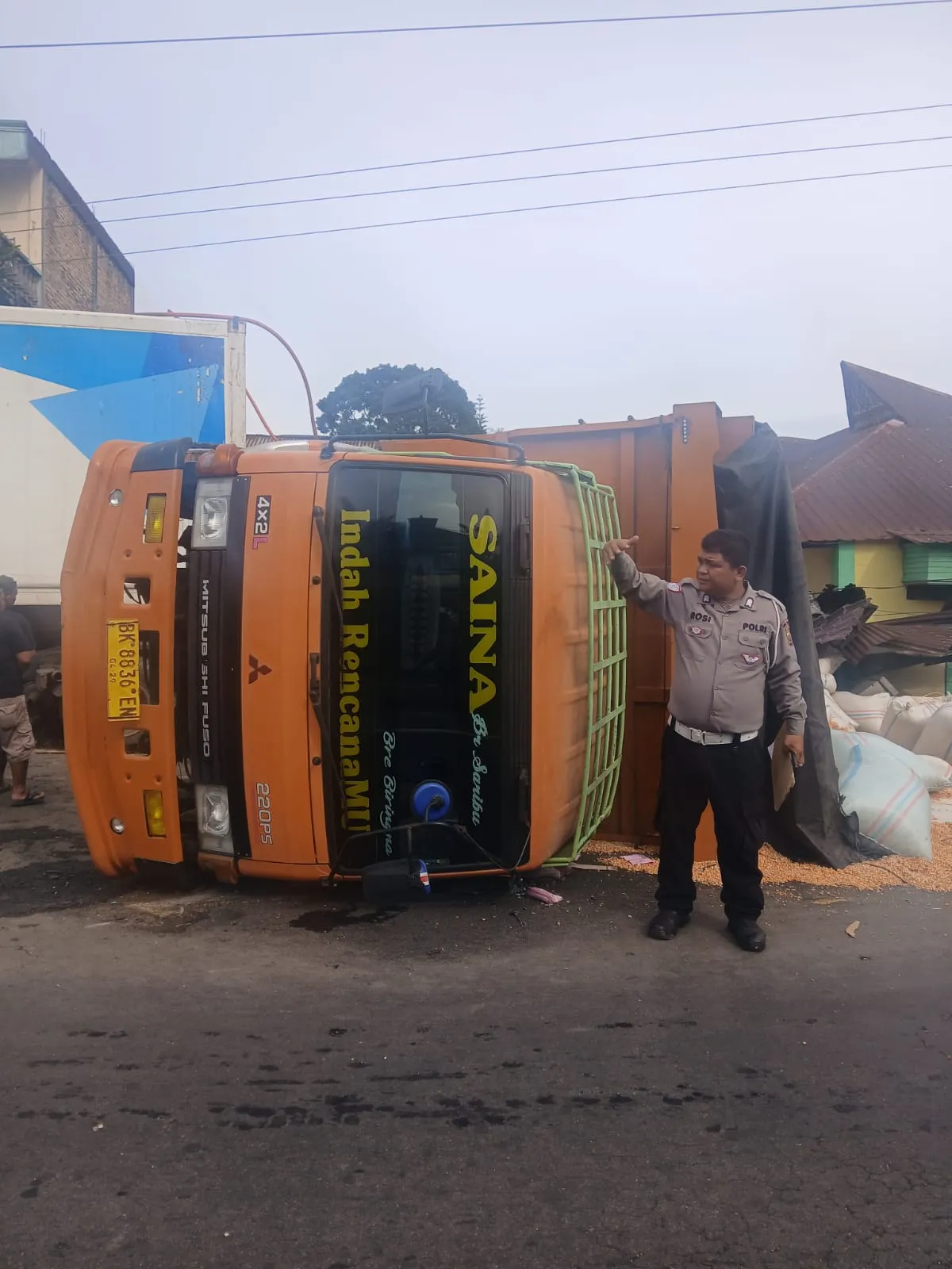 Tabrakan Beruntun di Sibolangit Rusak 4 Rumah dan 1 SD, Rem Truk Diduga Blong