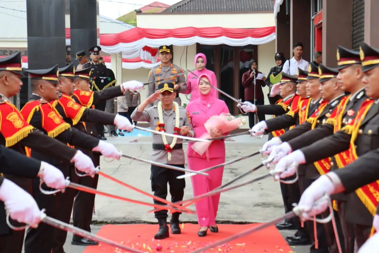Pedang Pora dan Tari Guel Warnai Lepas Sambut Kapolres Aceh Tengah, Haru Iringi Kepergian Taufiq