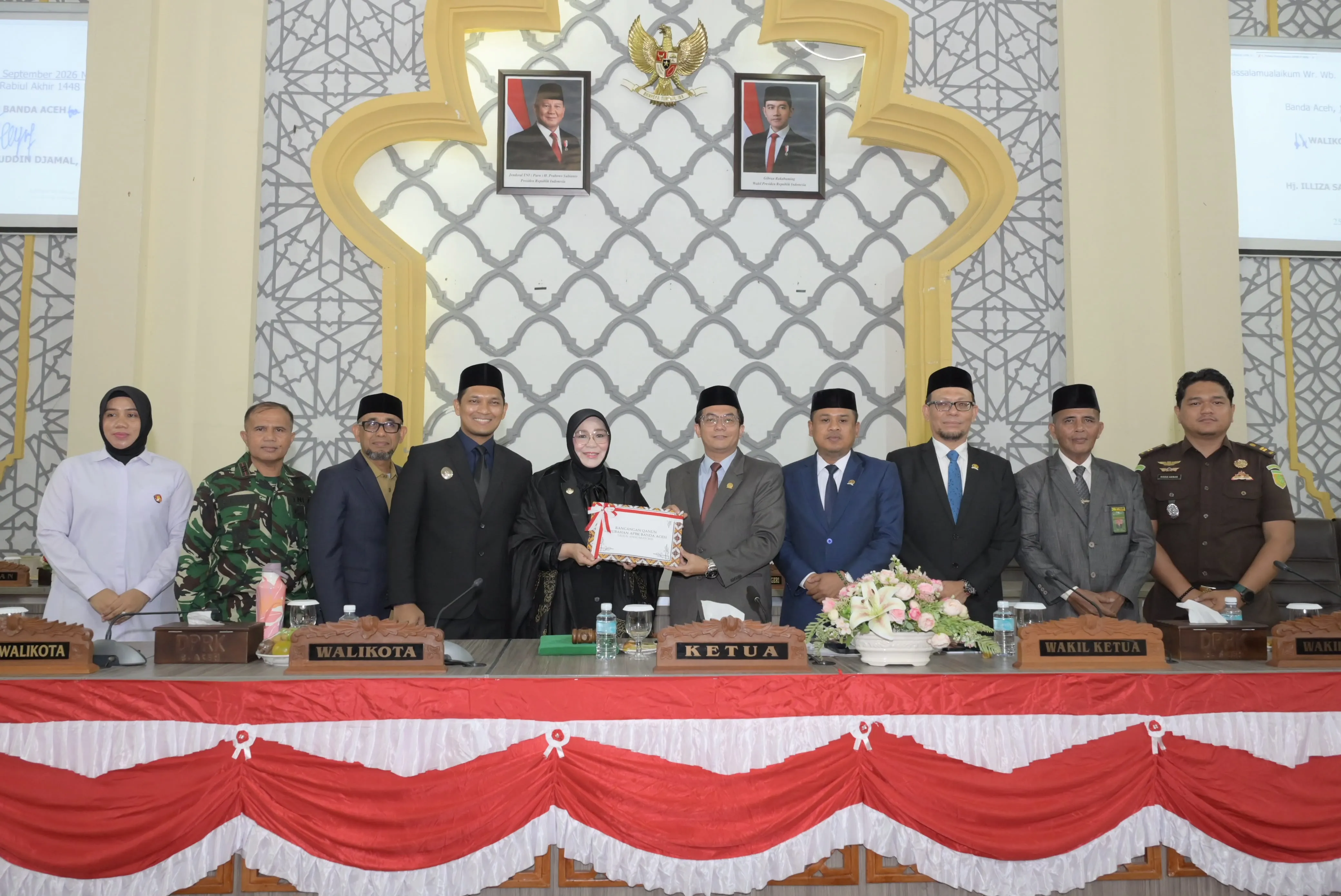 Dewan Terima Dokumen Raqan Perubahan APBK Banda Aceh Tahun Anggaran 2026 dari Eksekutif