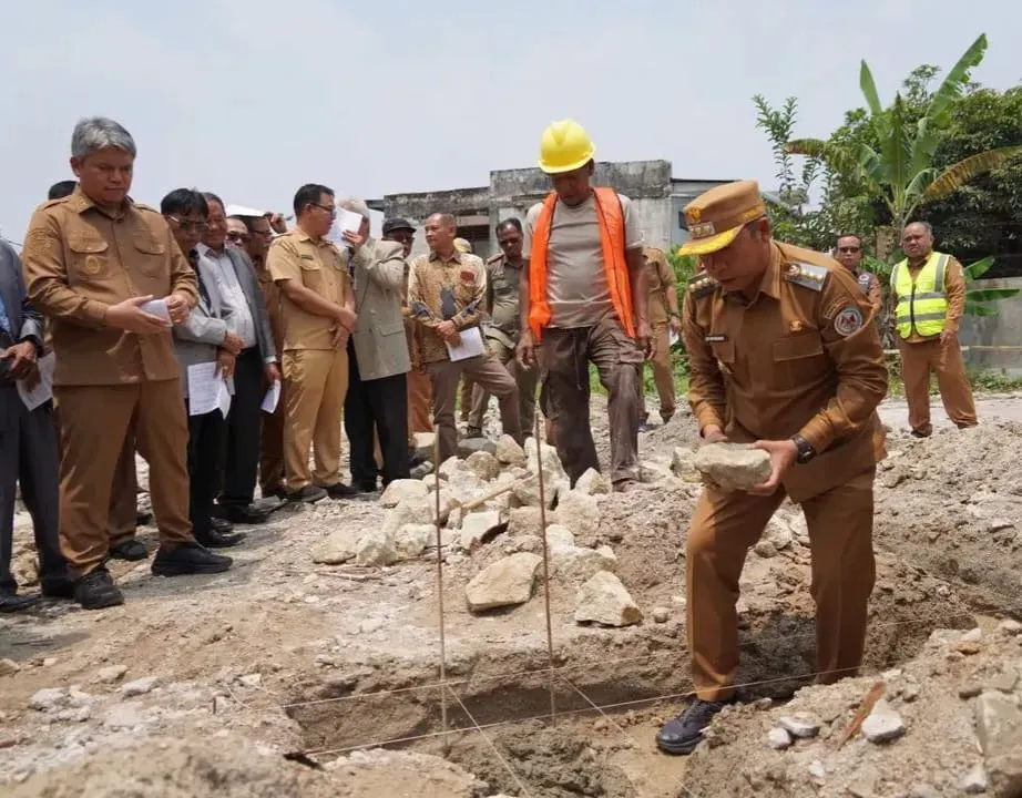 Bupati JTP Letakkan Batu Pertama MPP Taput, Desember Ditarget Rampung