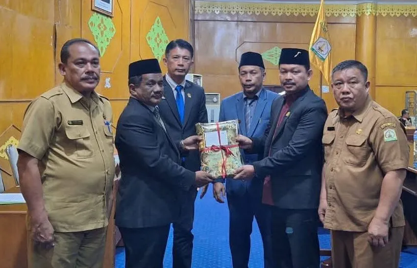 Menonton Rapat Paripurna Aneh di DPRK Aceh Tamiang