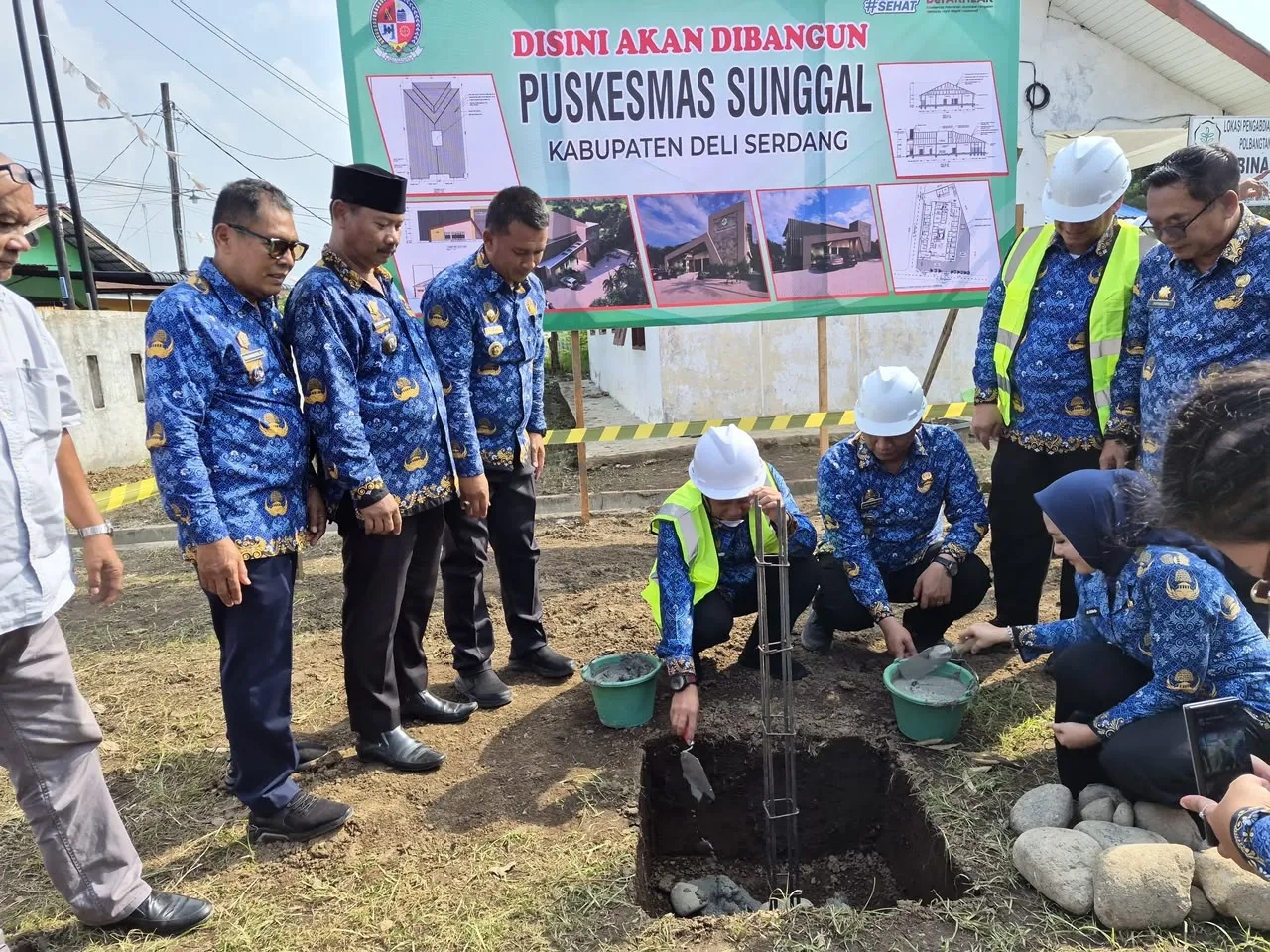 Sekda Deliserdang Letakkan Batu Pertama Empat Proyek di Sunggal
