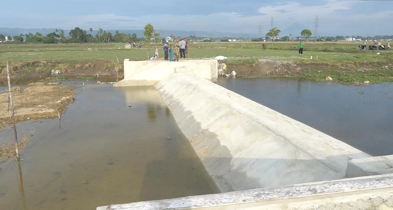 Bendungan Irigasi Lamtimpeung Mulai Beroperasi, Petani Harap Panen Dua Kali Setahun