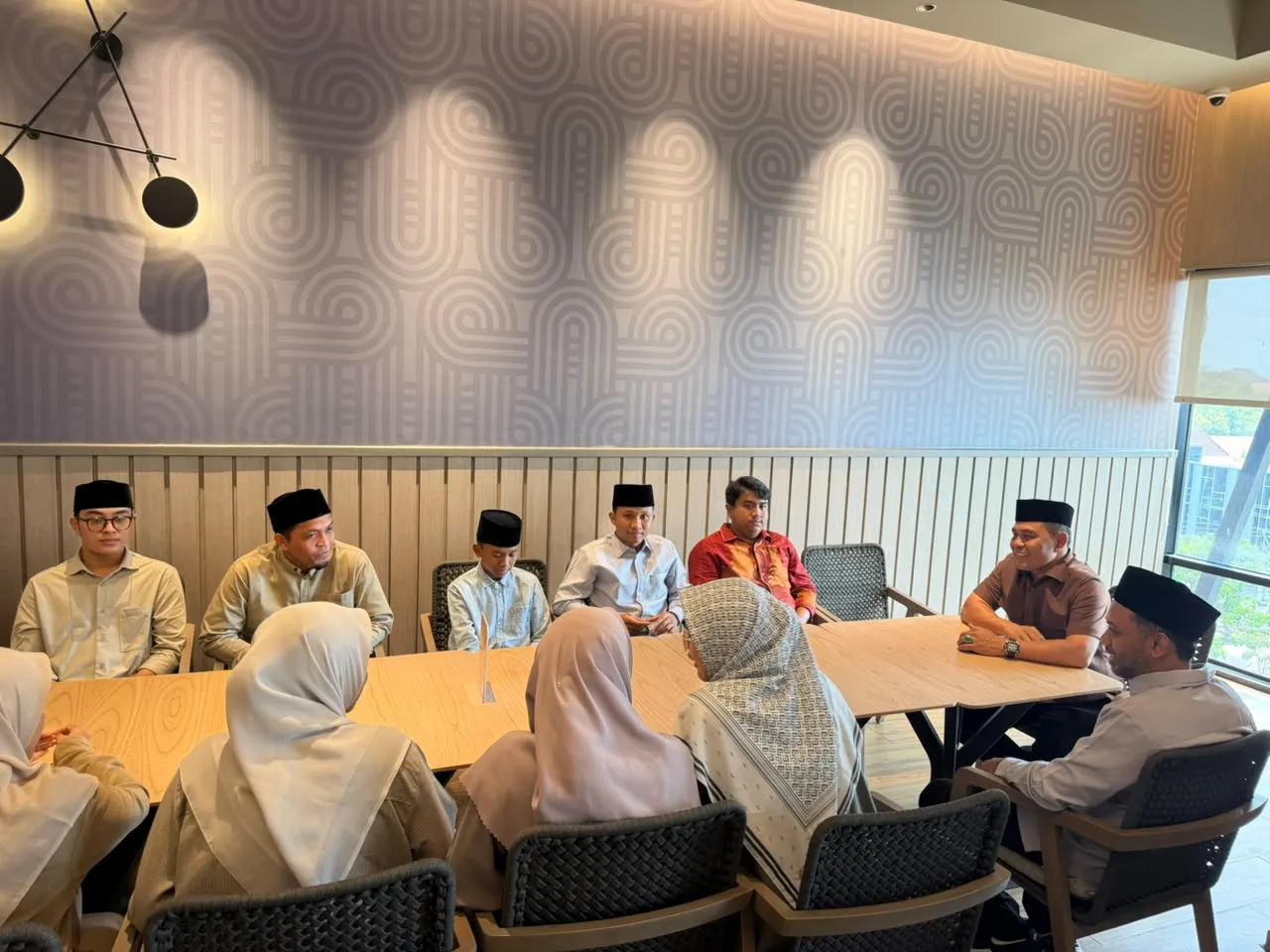 Bupati Muharram Kunjungi Qari-Qariah Aceh Besar Di MTQ Nasional Semarang