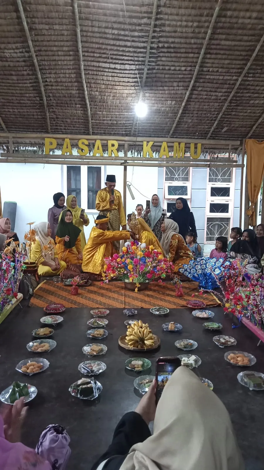 Pasar Kamu Gelar Tradisi Adat Melayu Nasi Hadap-hadapan