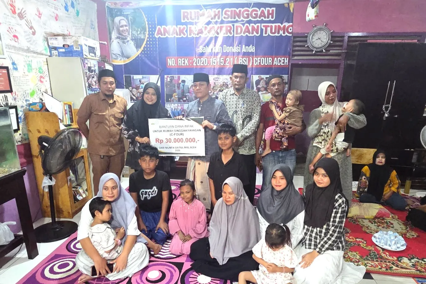 Baitul Mal Aceh Salurkan Bantuan Rp30 Juta Untuk Rumah Singgah C-Four
