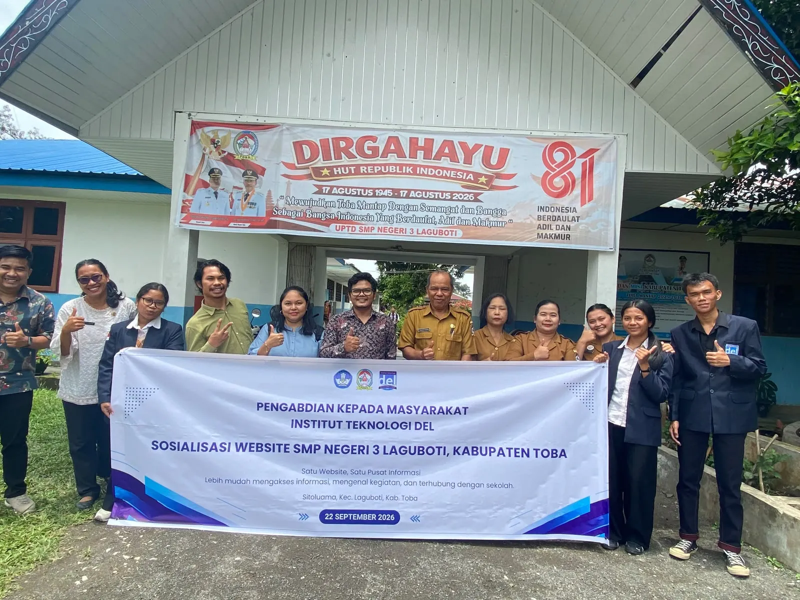 Tim PKM Institut Teknologi Del Sosialisasikan Website SMP Negeri 3 Laguboti