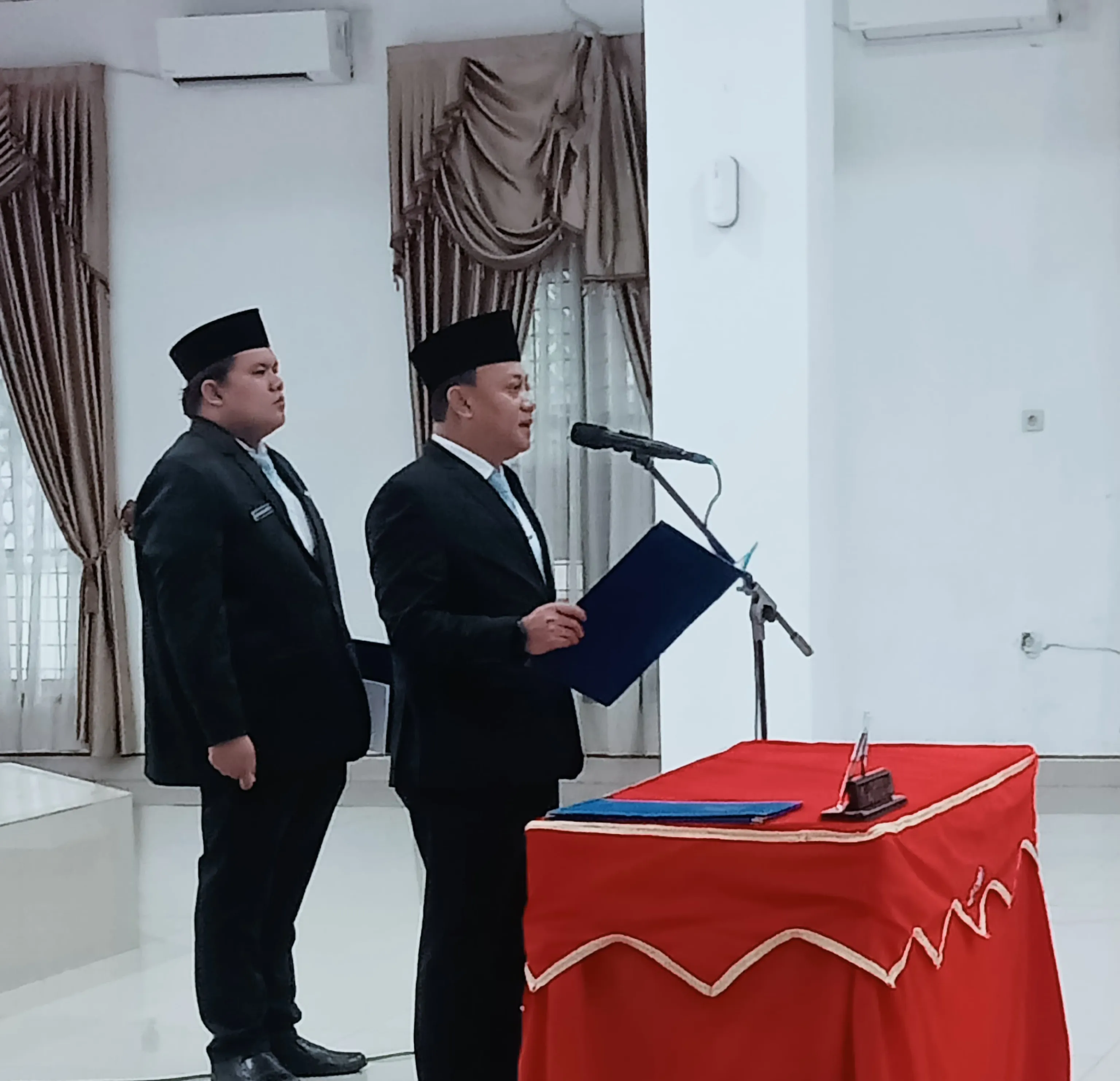 Lantik 15 Kepala Sekolah dan 15 Pejabat Fungsional, Sekda Deliserdang Tekankan Prioritas Kerja