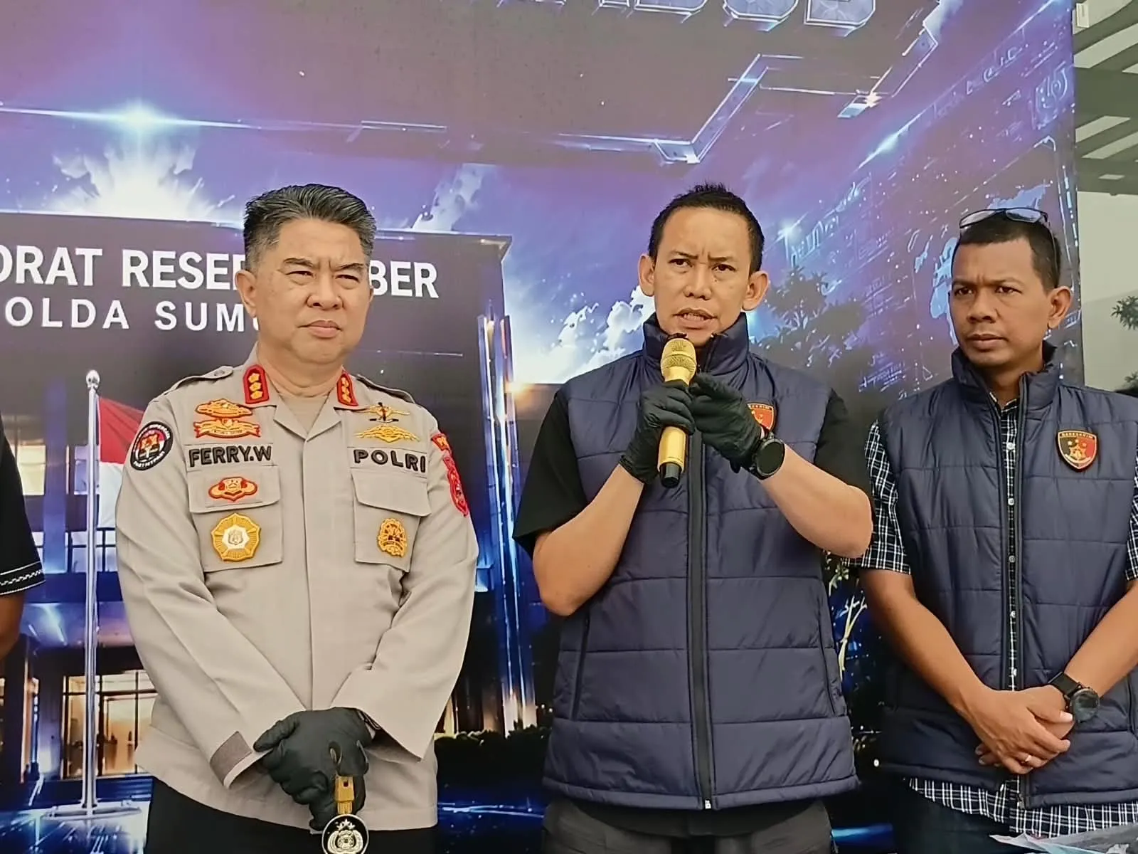 Polda Sumut Tangkap Wanita Live Pornografi Di TikTok, Peroleh Rp300 Ribu/Hari