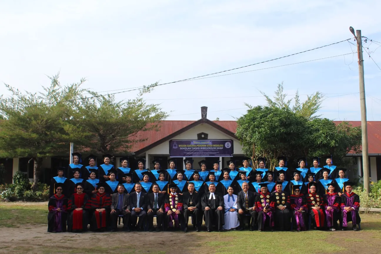 STB HKBP Laguboti Wisuda 38 Wisudawati