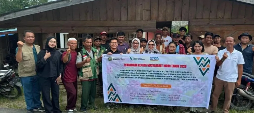 Dosen Fakultas Pertanian USU Dan IDNA Dampingi Petani Kopi Samosir Kendalikan Penyakit Tanaman