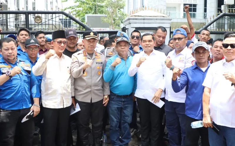 Geruduk DPRD Sumut, Buruh Desak DPR RI Pastikan Lindungi Hak Pekerja